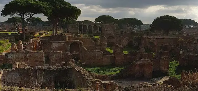 Panoramic photo with Domus of  the Nymphaeum in the background